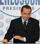 berlusconi-gesto-ombrello